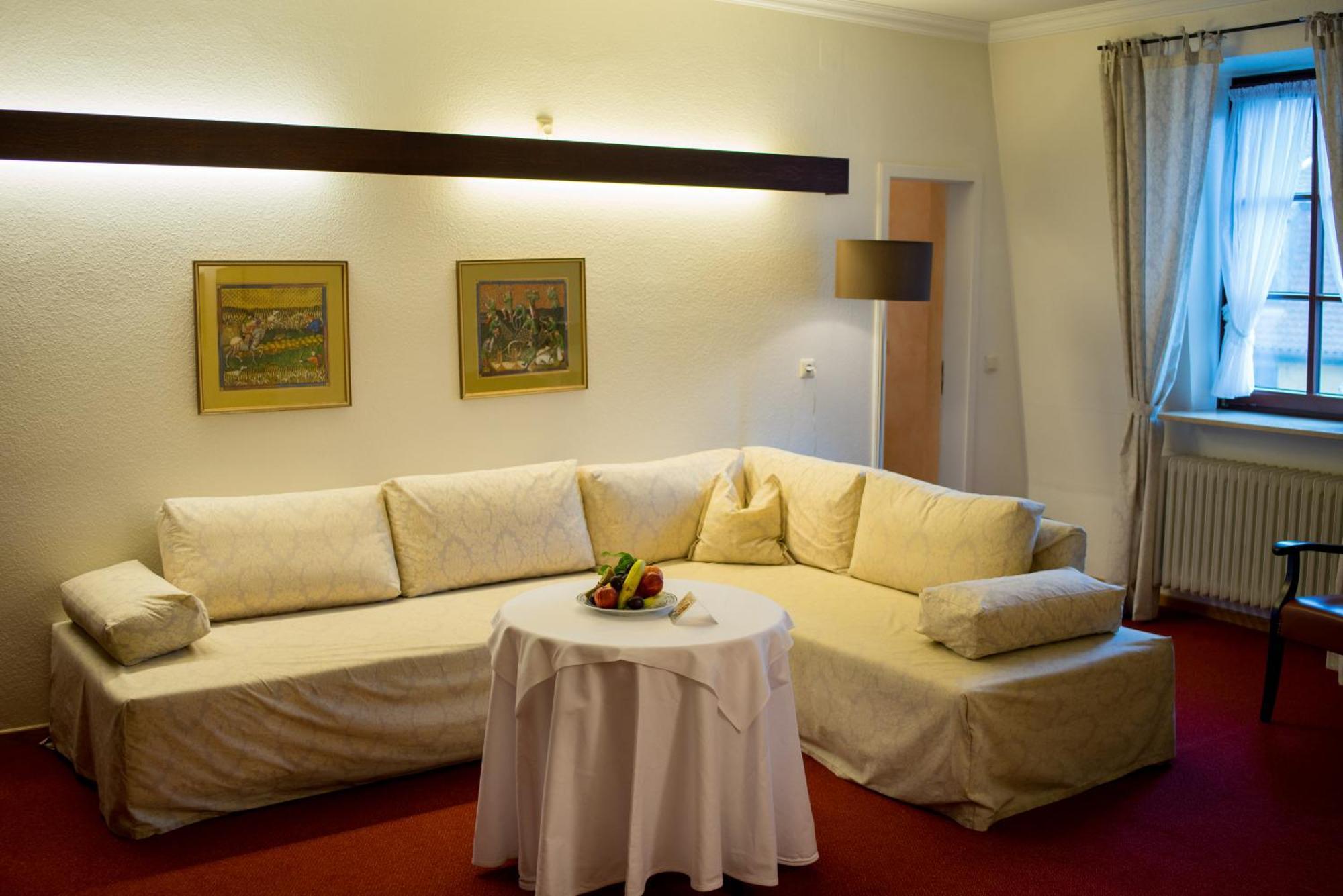 Hotel Leicht Biebelried Екстер'єр фото