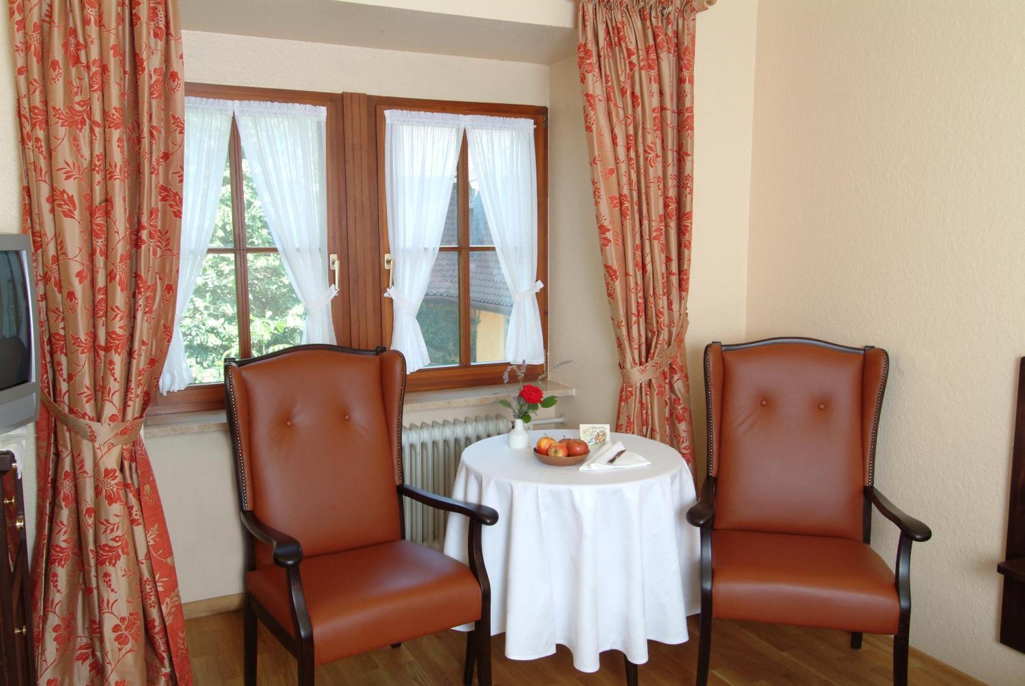 Hotel Leicht Biebelried Екстер'єр фото