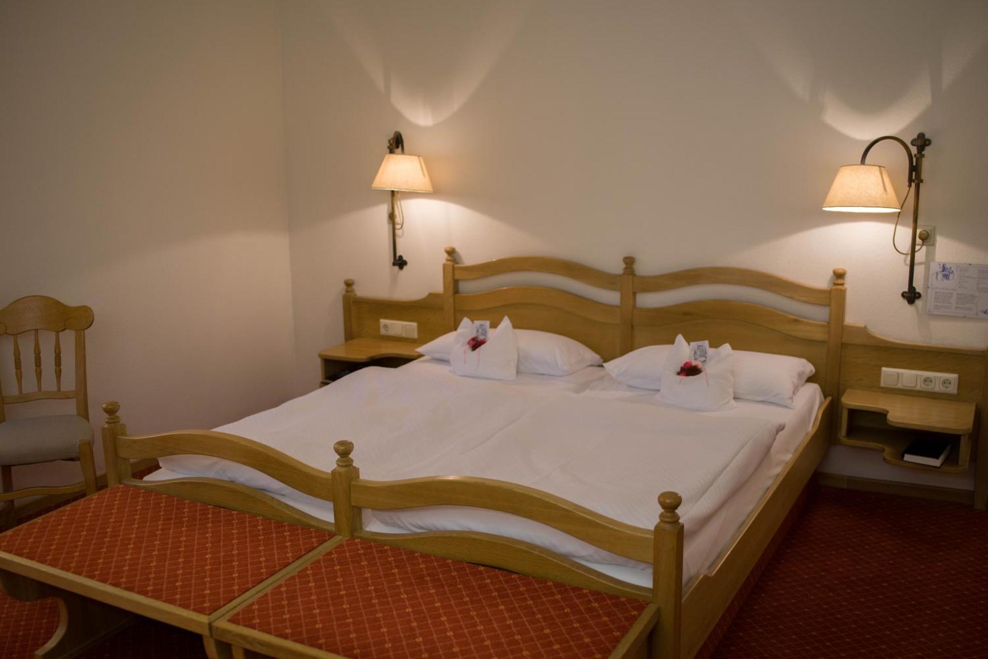 Hotel Leicht Biebelried Екстер'єр фото