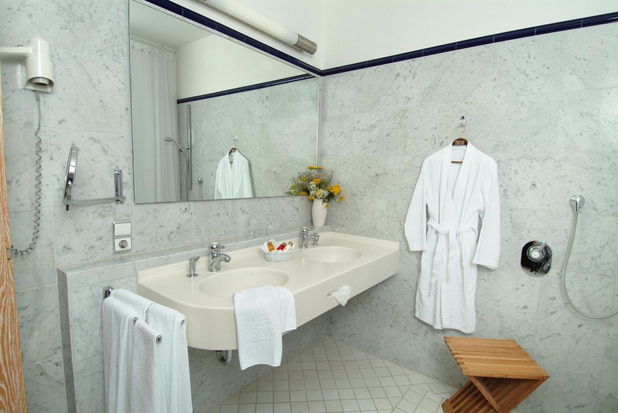 Hotel Leicht Biebelried Екстер'єр фото